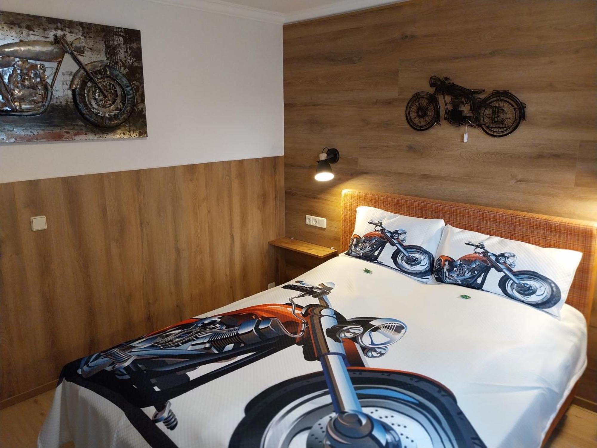 Landhotel Waldschloesschen Mit Gaststube Sohland an der Spree Exterior photo